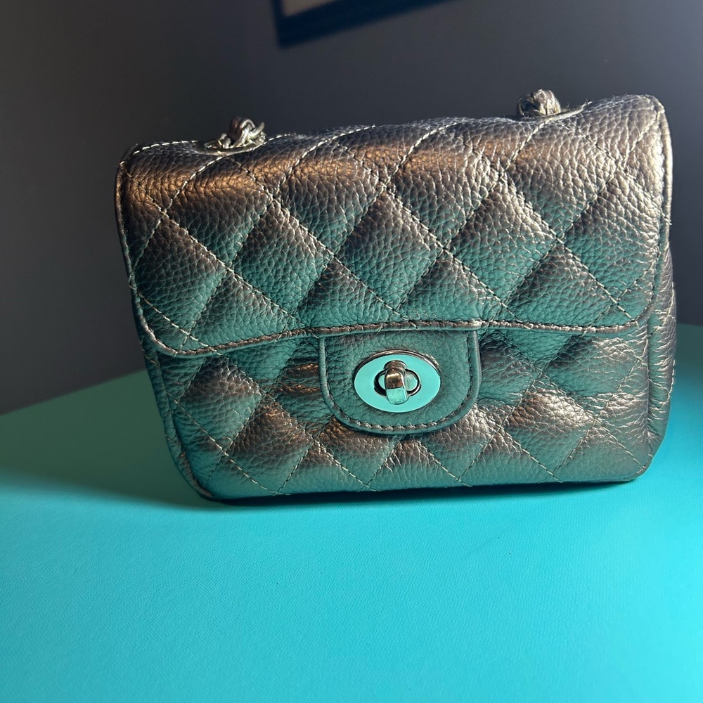 Quilted Leather Handbag With chain.